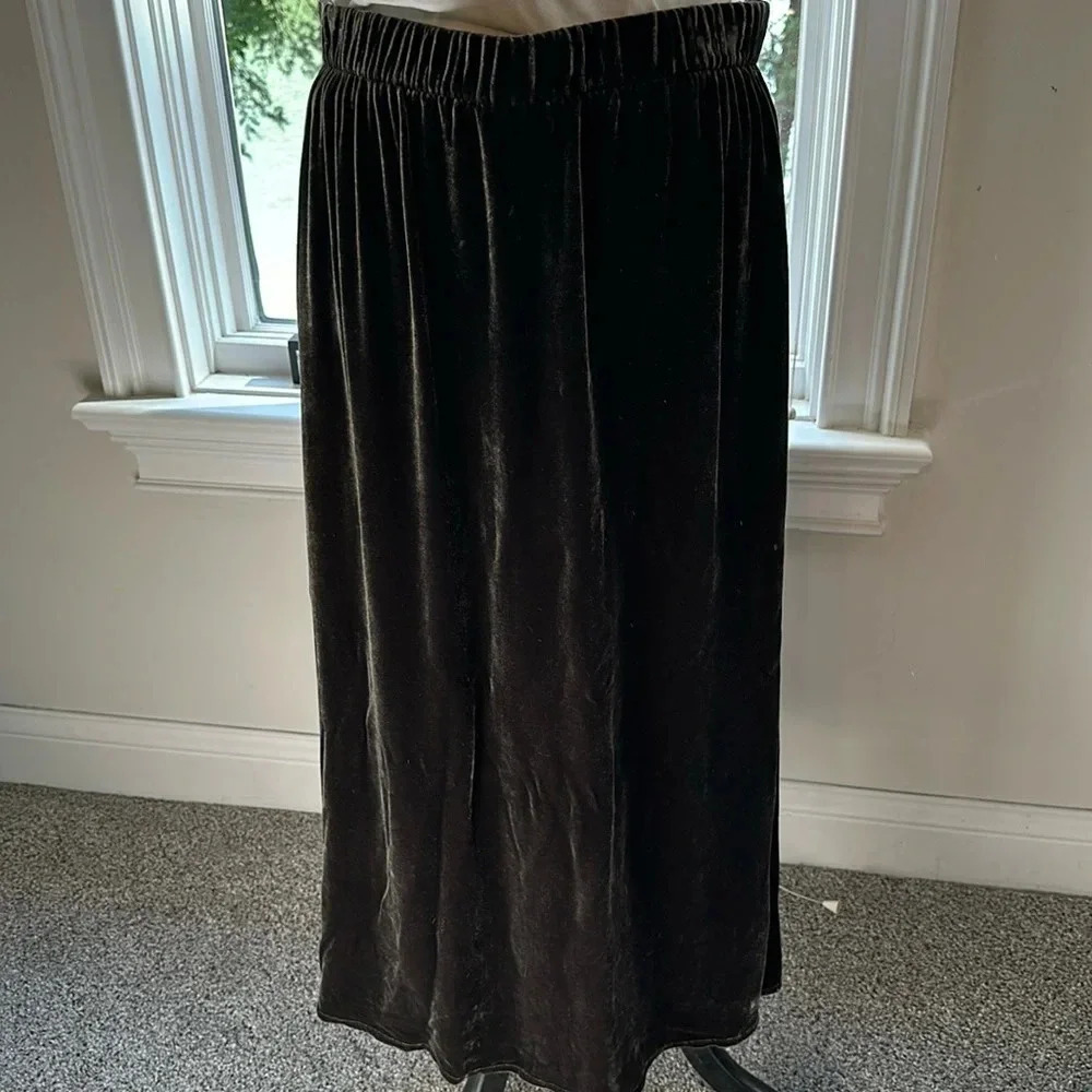 NEW WITH TAGS ❤️ Eileen Fisher Midi Velvet Skirt, Size S/P - Picture 1 of 6
